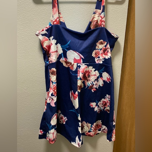 Floral romper - Picture 3 of 6